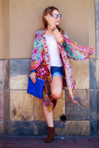 ADD BOHO VIBES TO YOUR LOOK  // FLORAL KIMONO